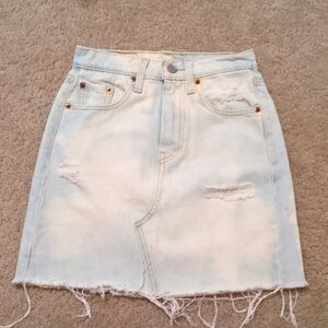 Levis Bleached Jean skirt